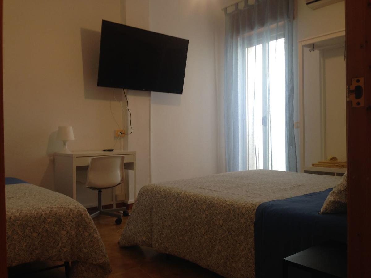 Guest House Via Crispi Pozzallo Bagian luar foto