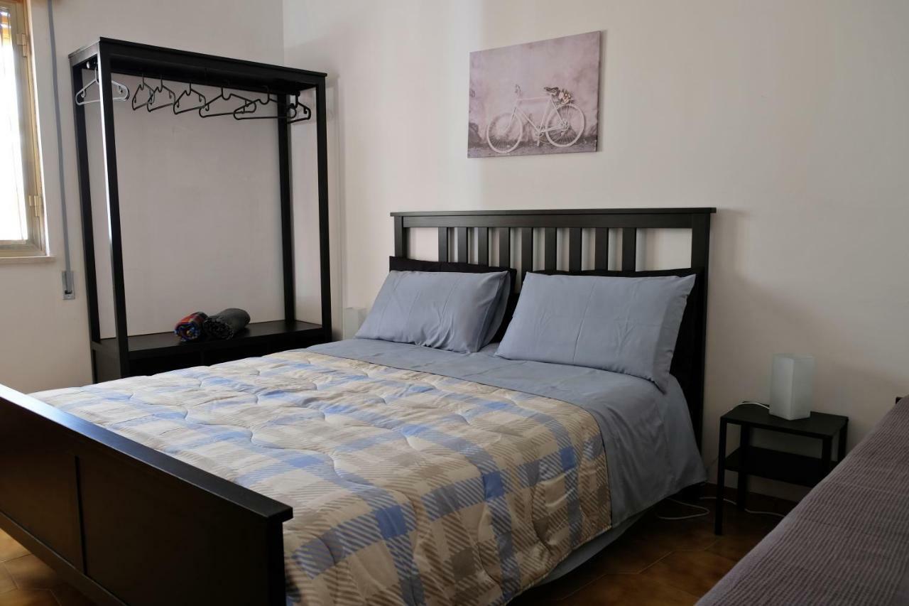 Guest House Via Crispi Pozzallo Bagian luar foto