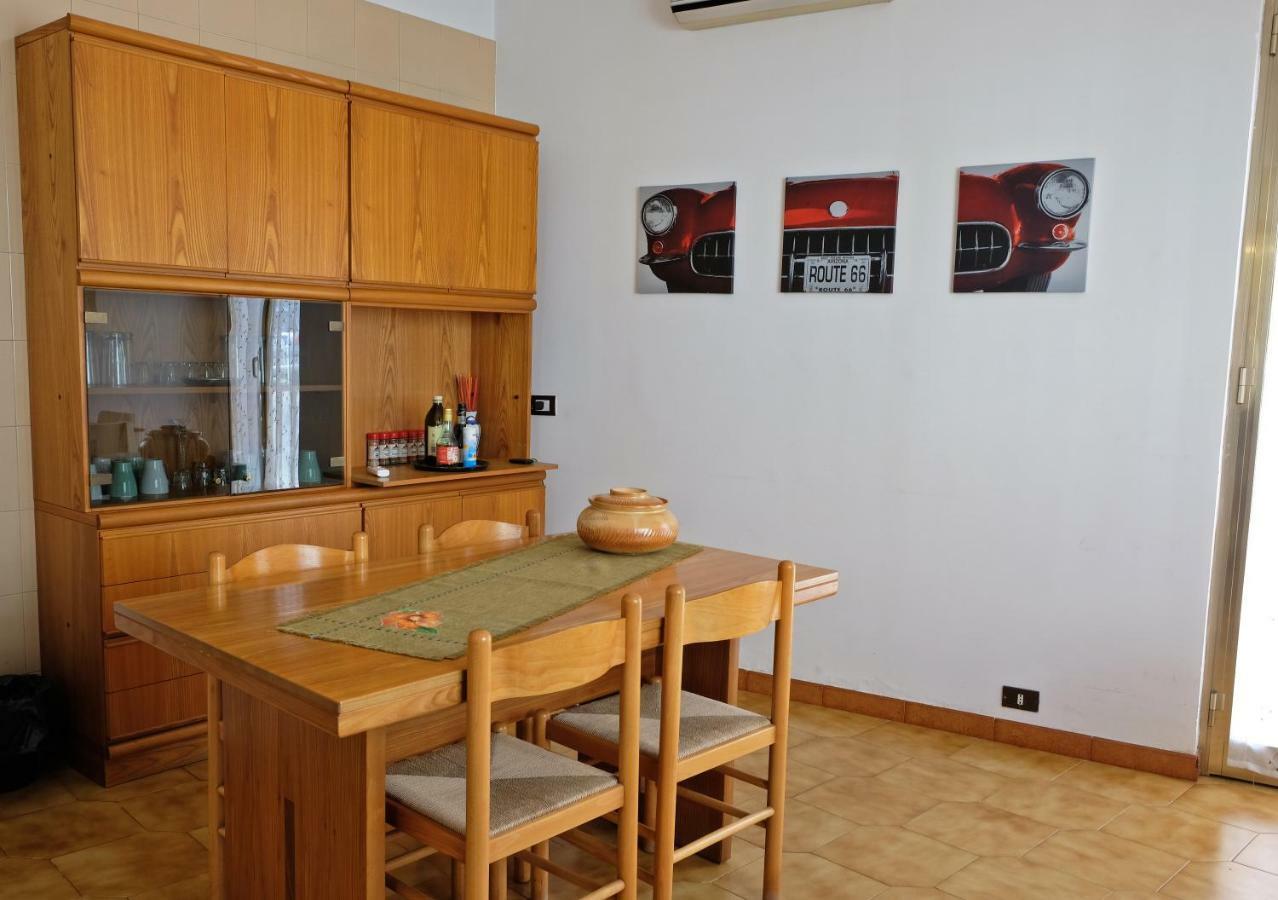 Guest House Via Crispi Pozzallo Bagian luar foto