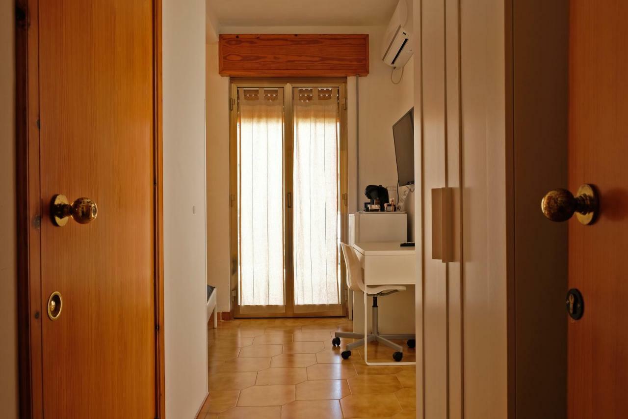 Guest House Via Crispi Pozzallo Bagian luar foto