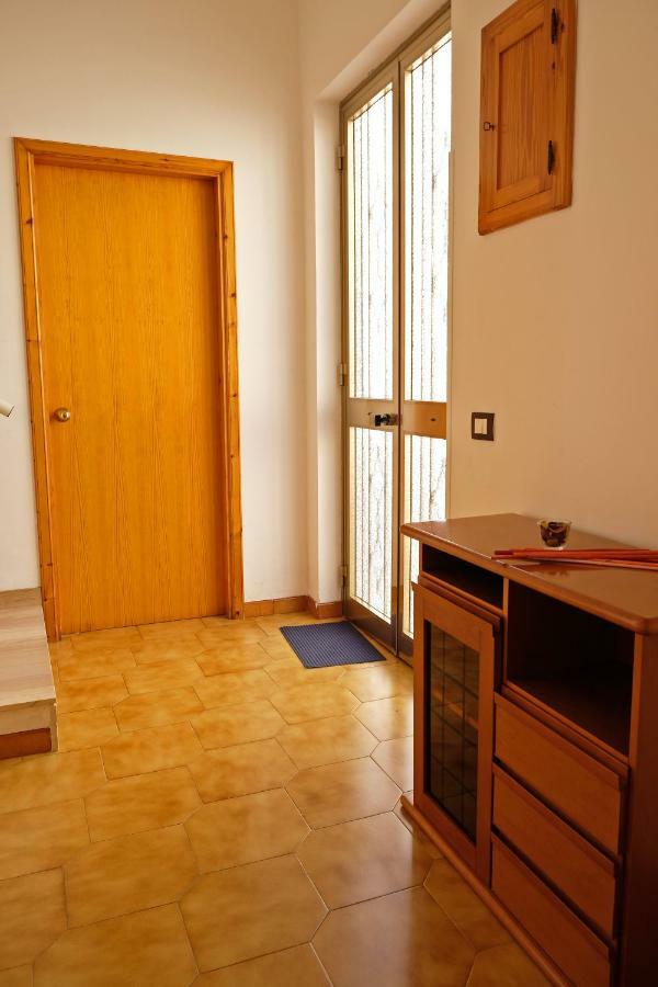 Guest House Via Crispi Pozzallo Bagian luar foto
